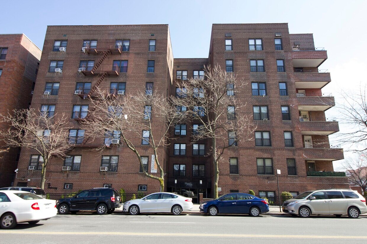 Foto principal - 7705 Bay Pkwy