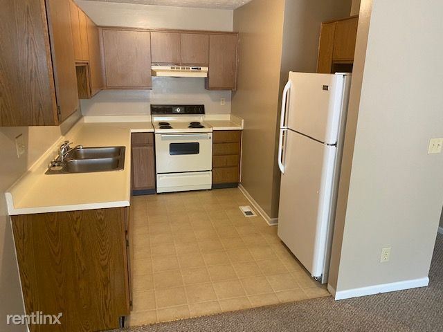 Foto del edificio - 2 br, 1 bath Duplex - 5B Stevens Drive 5A
