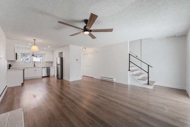 Building Photo - 2 Story Townhouse Recently Renovated in Re...