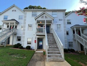 Building Photo - 2502 Avent Ferry Rd