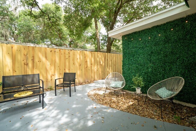 Foto del edificio - Beautiful Spacious Stylish near Busch Gardens at Crenshaw