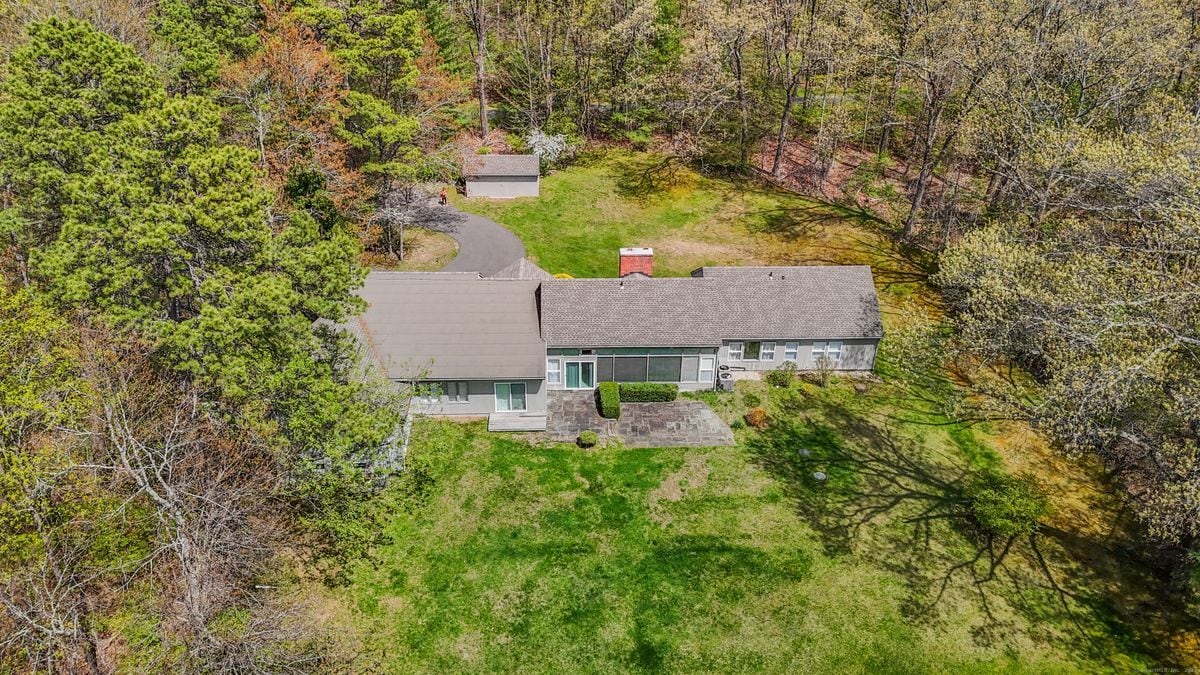 Primary Photo - 23 Vine Hill Rd