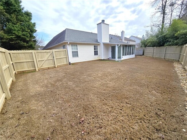 Foto del edificio - 4060 Crescent Walk Ln NE