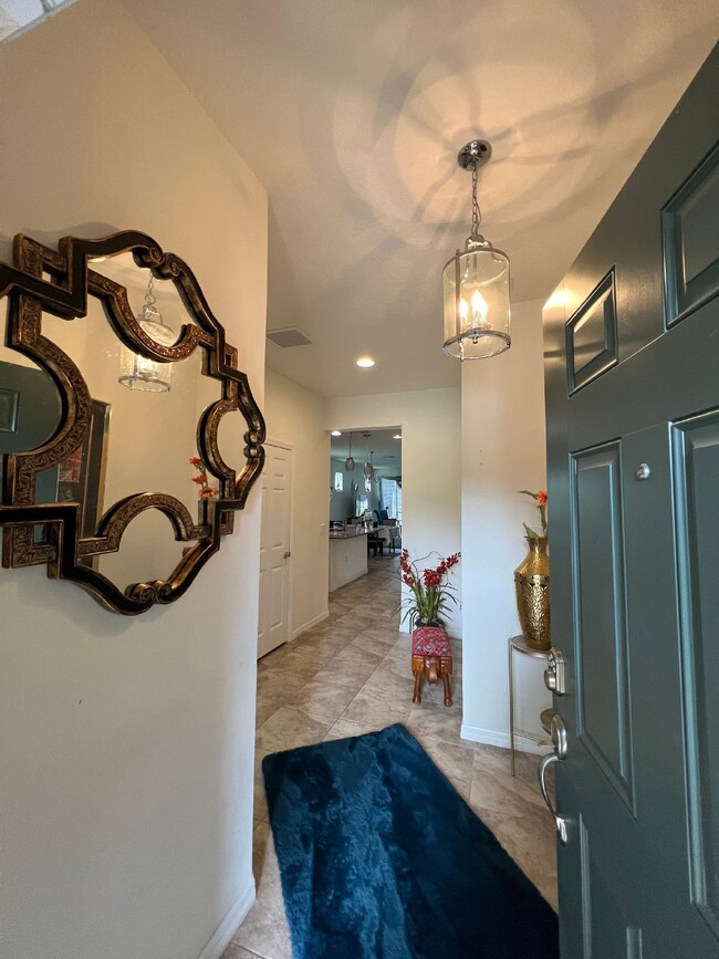 Foto del edificio - "Spacious 4-Bedroom Lutz Home with Elegant...