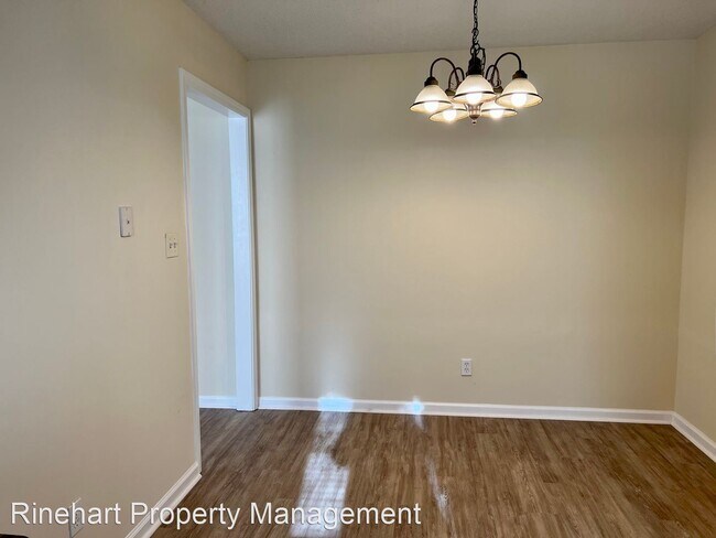 Building Photo - 2 br, 1.5 bath House - 1068 Farm Pond Lane