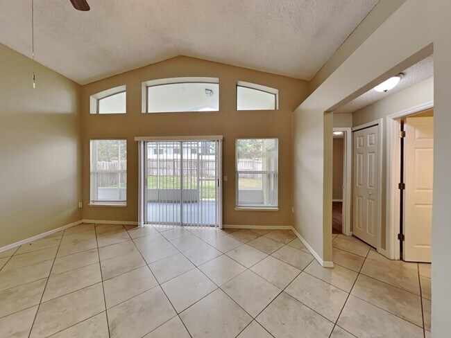 Building Photo - 16015 Buxley Ct