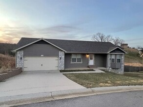 Building Photo - 100 Kennedy Ct