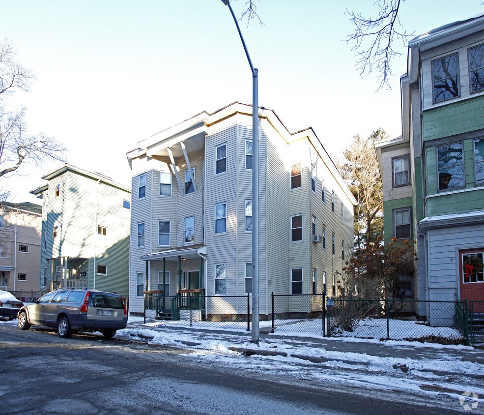 Foto principal - 17 Aetna St