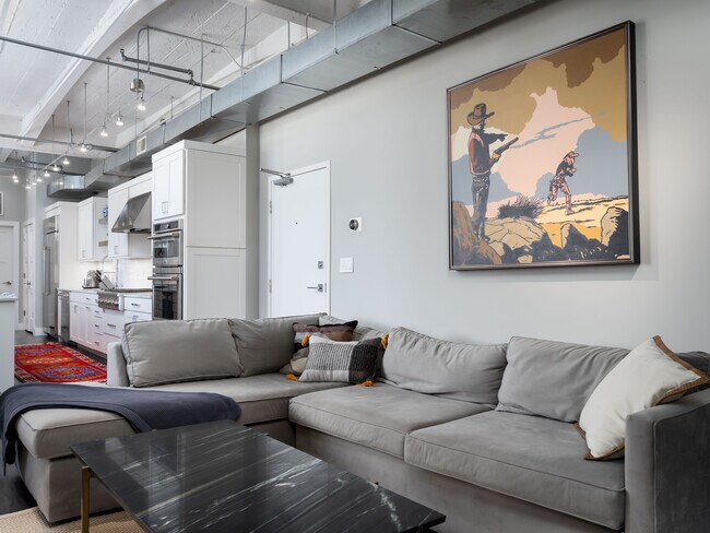 Foto del edificio - 335 W 5th St