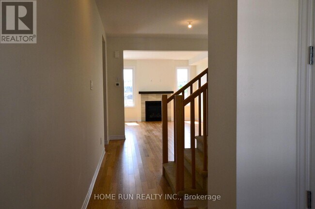 Building Photo - 286 Turnbuckle Cres