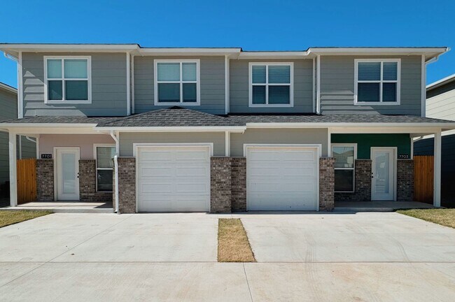 Foto del edificio - SPECIAL OFFER!! 3-Bed Townhome + Move-In Deal