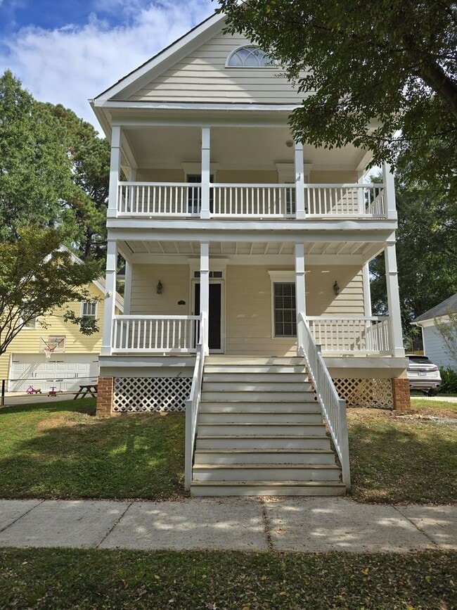 Residential Home Located in Vermillion wit... - Residential Home Located in Vermillion wit...