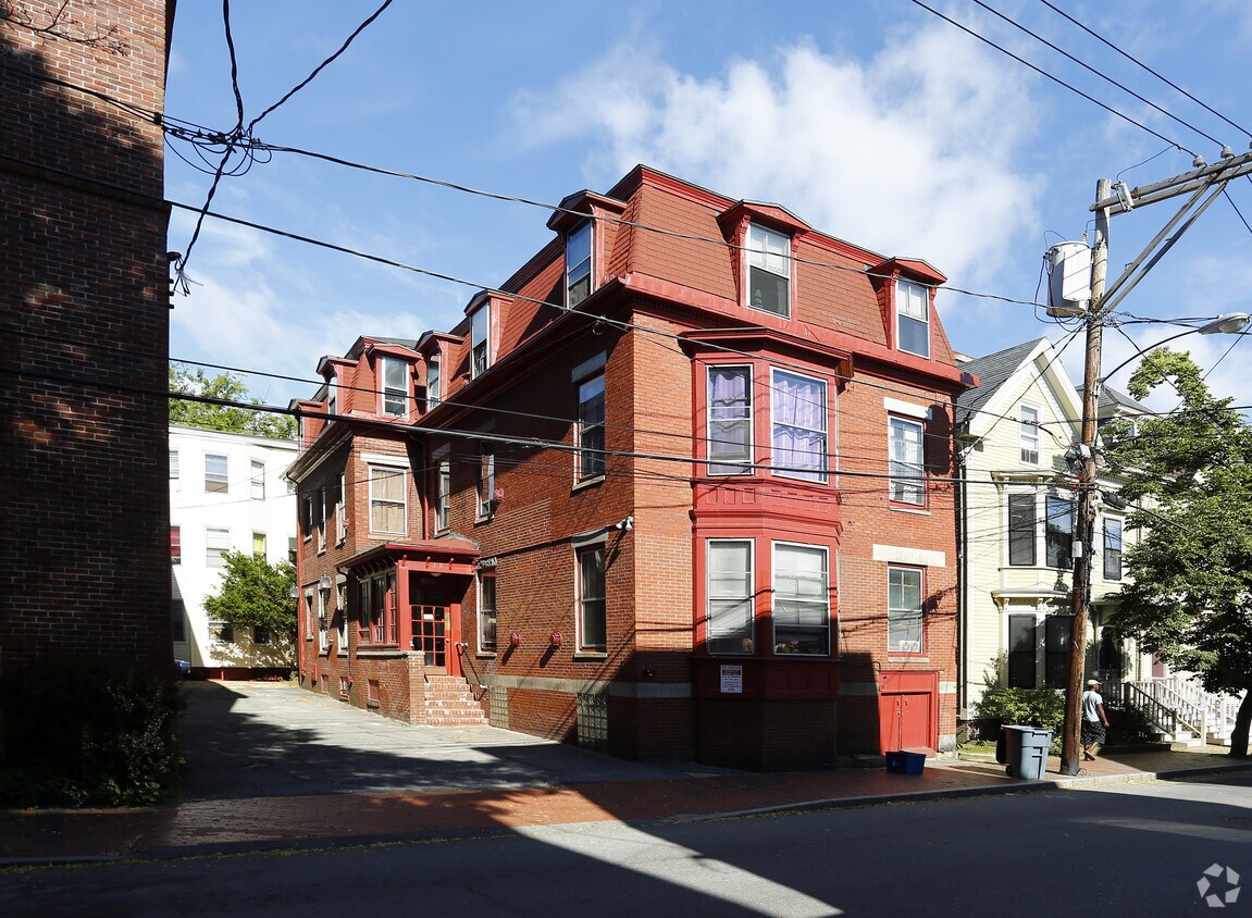 Primary Photo - 21 Dow St