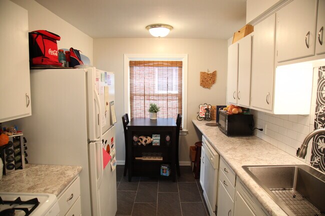 Building Photo - 2411 Fortune Avenue