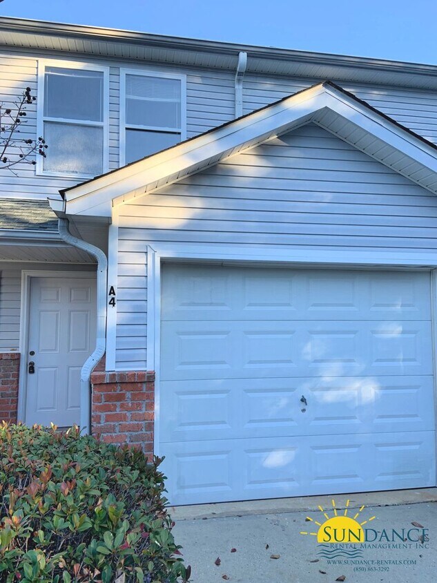 Foto principal - Great 2 Bedroom Townhouse in Fort Walton B...
