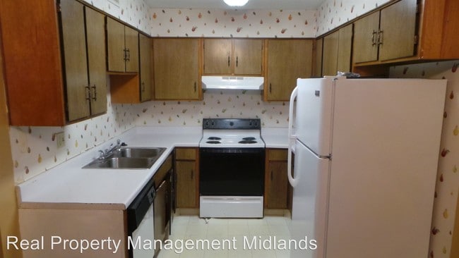 Building Photo - 601 Riverhill Cir
