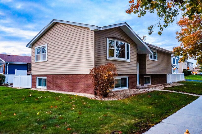 Foto del edificio - 500 Westwood Ave