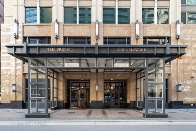 Building Photo - 57 E Delaware Pl