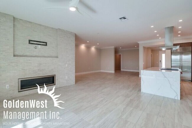 Foto del edificio - Luxury 2Bdm 2.5Ba Condo in the Heart of Po...