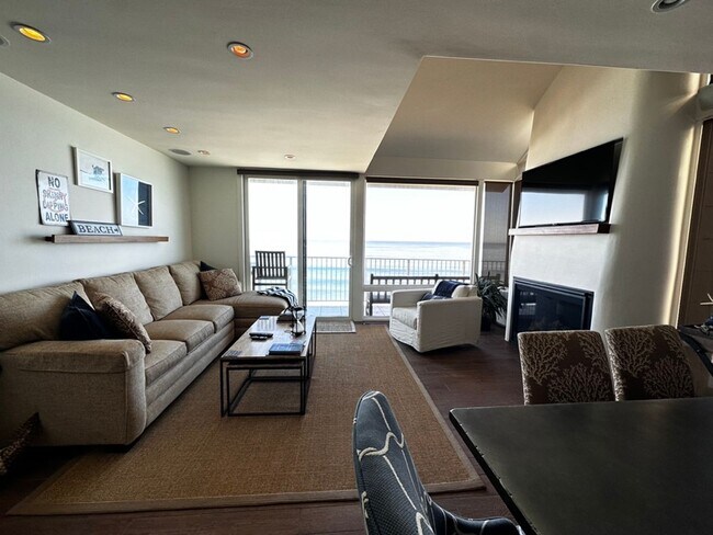 Foto del edificio - Luxury Furnished Rental on the Beach in Ca...