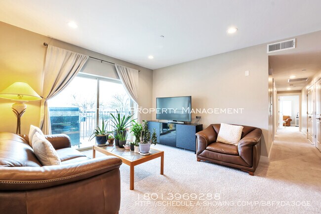 Building Photo - Millcreek 3 bed Condo