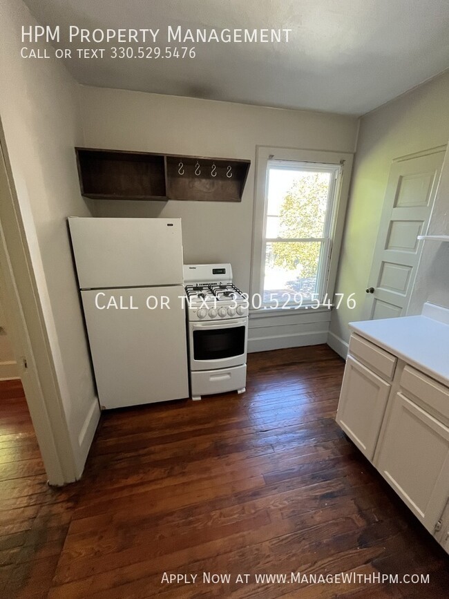 Building Photo - Cozy 1 bedroom 1 bathroom.  Move in specia...