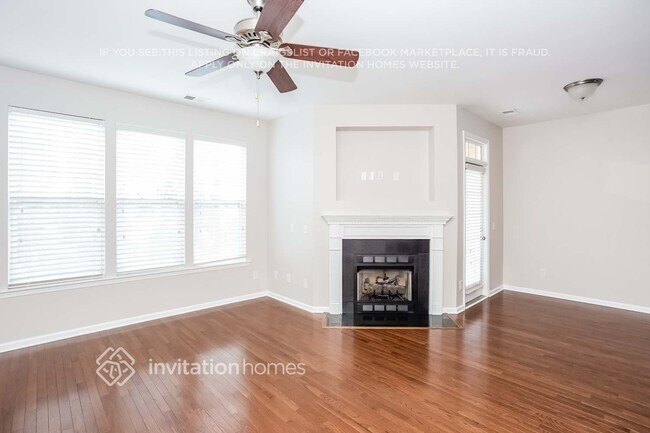 Foto del edificio - 890 Windy Falls Dr