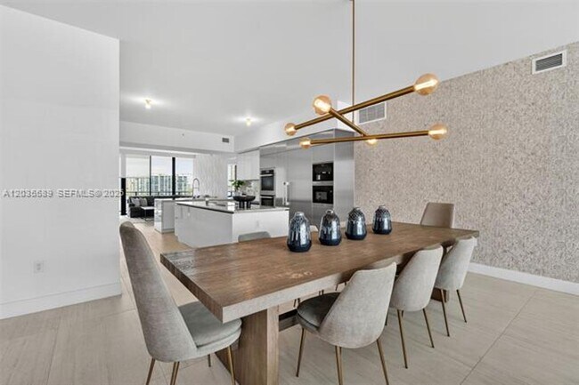 Building Photo - 5500 Island Estates Dr
