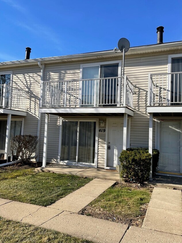 Foto principal - 419 Meadow Green Ln