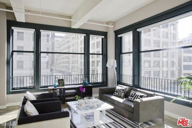 Building Photo - 2 br, 2 bath Condo - 315 W 5th St Apt 814