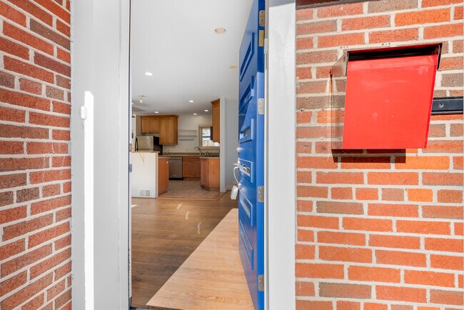 Building Photo - 1407 Leegate Rd NW