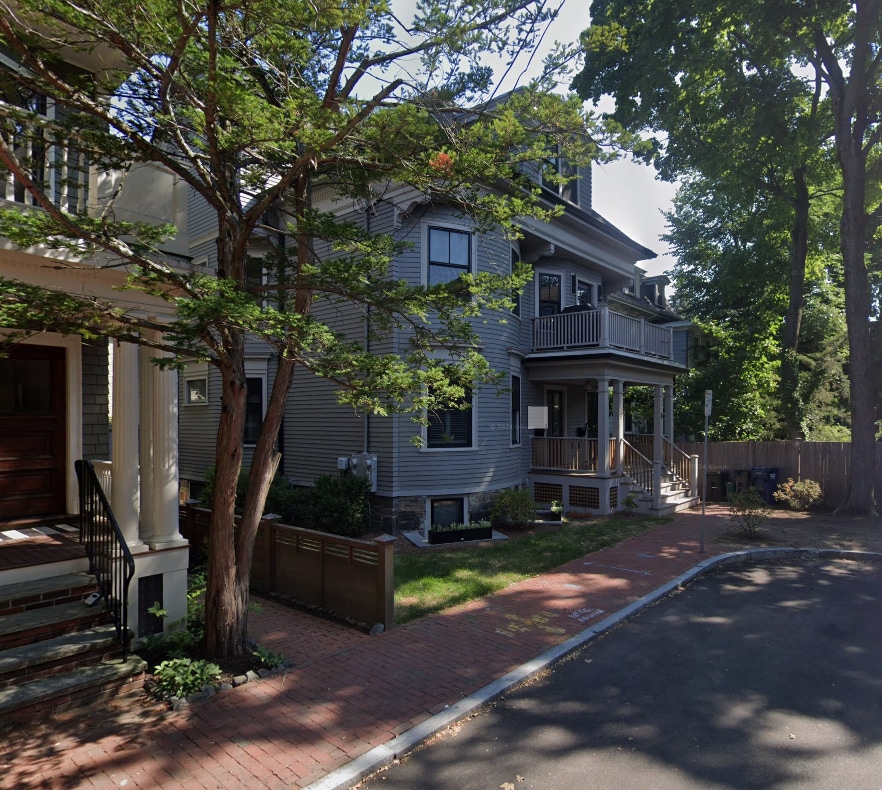 Building Photo - 8A Forest St