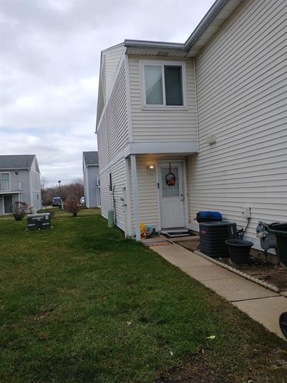 Building Photo - 489 Meadow Green Ln