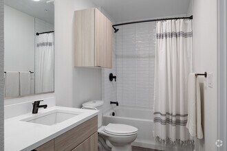 0BR, 1BA - 411SF - Edit at River North