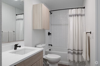 0BR, 1BA - 411SF - Edit at River North