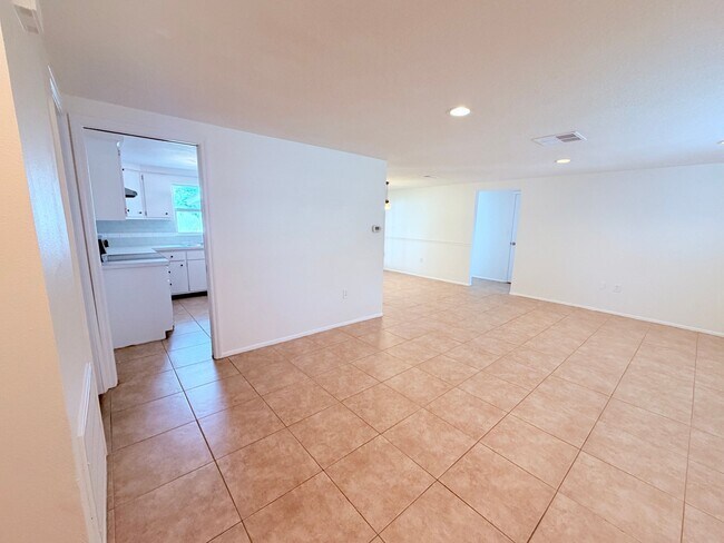 Building Photo - 7437 Daggett Terrace