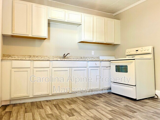Foto del edificio - 1011 Horton Ave