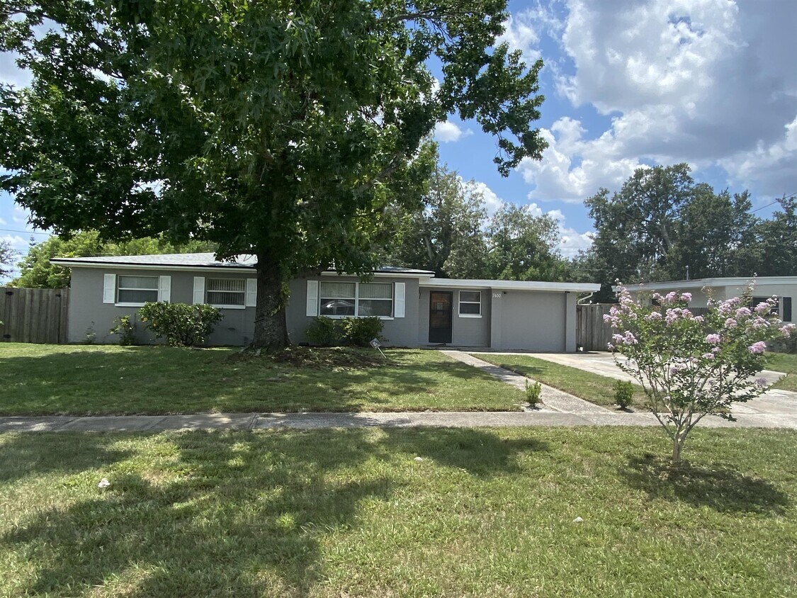 Foto principal - 7400 Judd Way