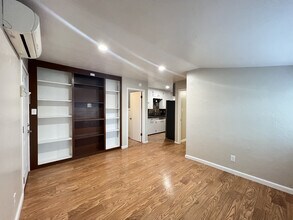 Building Photo - 225 N Cloverdale Blvd