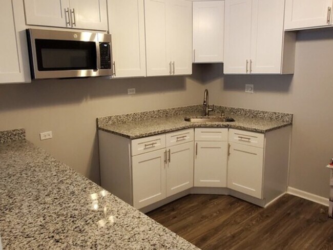 Foto del edificio - 4920 W Potomac Ave