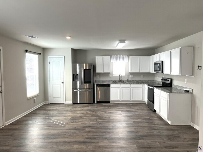 Foto del edificio - 107 Cold Creek Pkwy