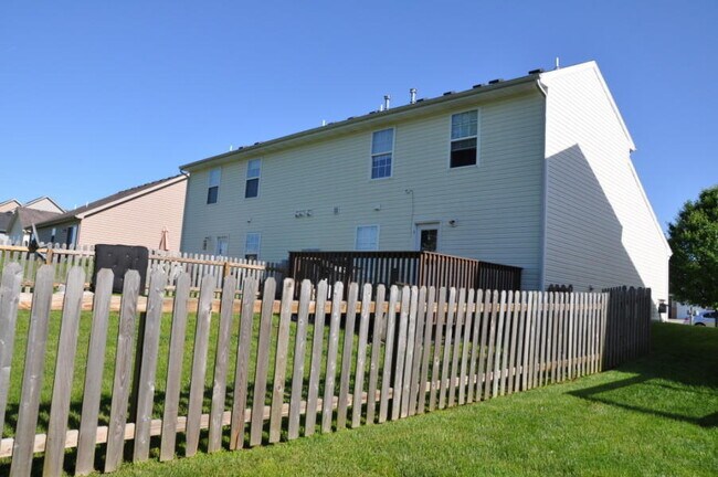 Building Photo - 121 Antelope Dr