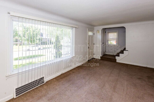 Foto del edificio - 4871 Oakland Dr