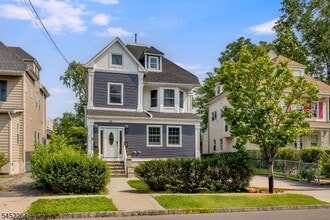 Building Photo - 47 Greenwood Ave