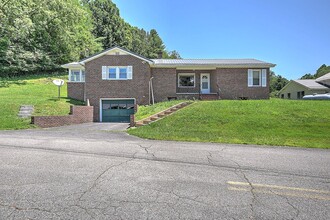 Building Photo - 597 Clear Branch Rd