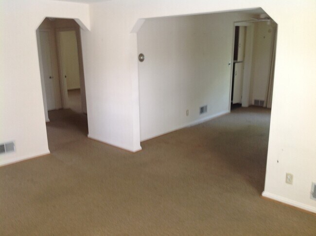 Building Photo - Pasadena