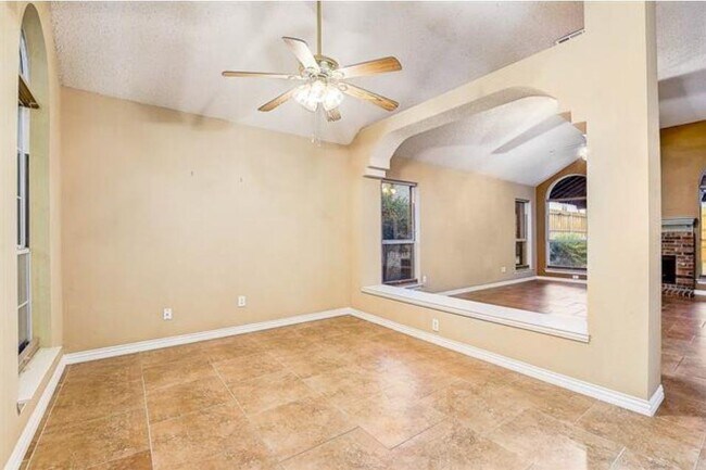Building Photo - 1506 Oak Tree Rd