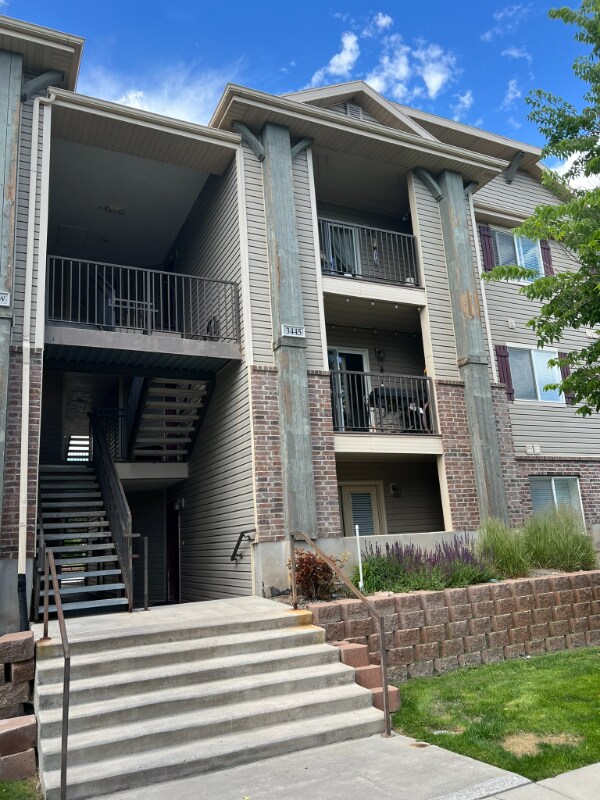 Building Photo - 3445 E Ridge Rte Rd