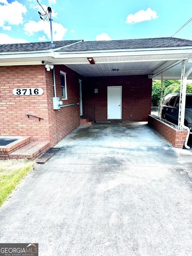 Building Photo - 3716 Wynnwood Dr