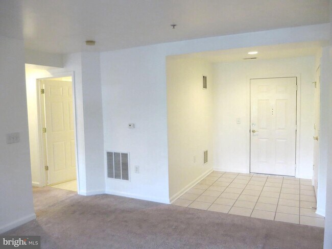 Foto del edificio - 12240 Roundwood Rd
